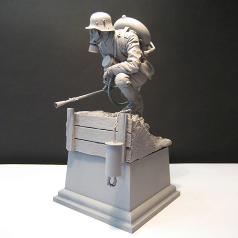 

Resin 1/16 Figure Soldiers WWII Military War Theme Uncoated No Colour