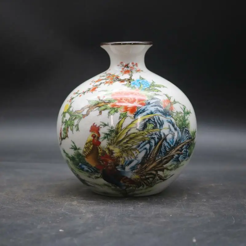 

Chinese Famille Rose Porcelain Qing Qianlong Rooster Design Vase 6.10 inch