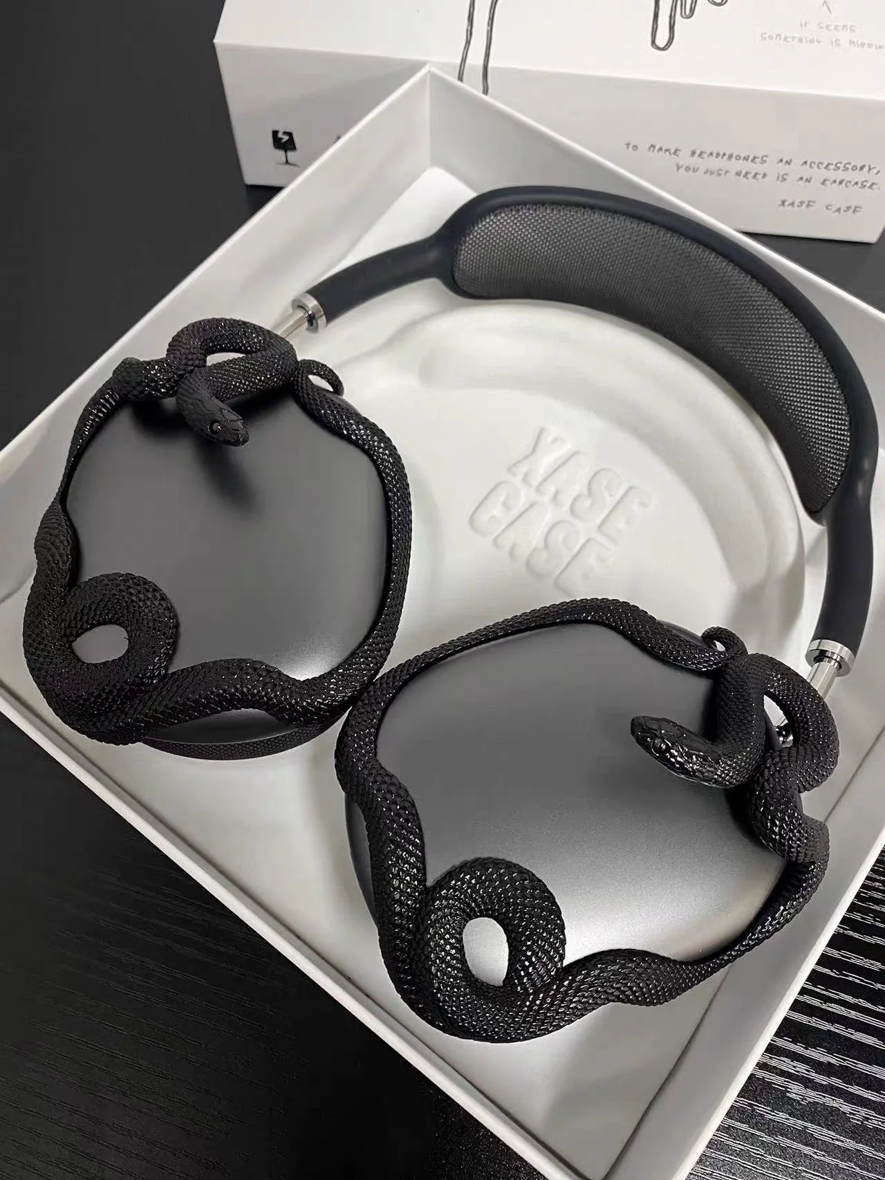Фото Чехол для наушников серии XKSU Snake, подходит для AirPods Max, технология 3D-печати. №2