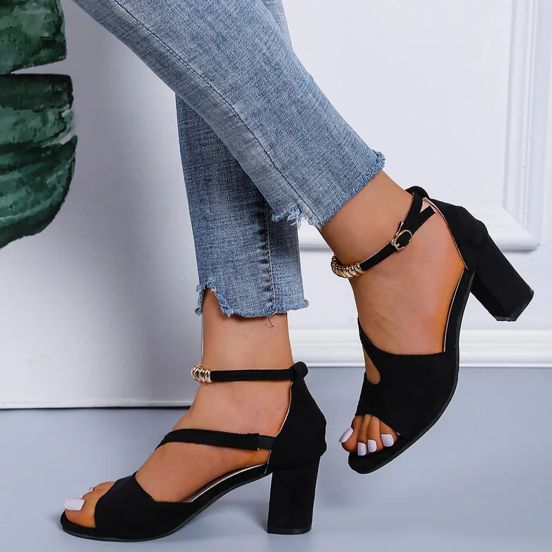

2022 New Summer Fish Mouth Hollow Roman Sandals Thick Heel One-line Buckle Beaded High Heels Women's Summer Sexy Women's Sandals