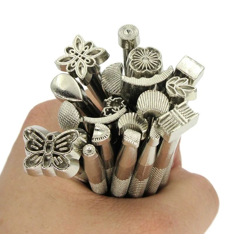

20pcs Handmade Leather Carving Embossing Tool Crafts Working Moon Flower Butterfly Shape Carving Stamp Leather Printing Supplies