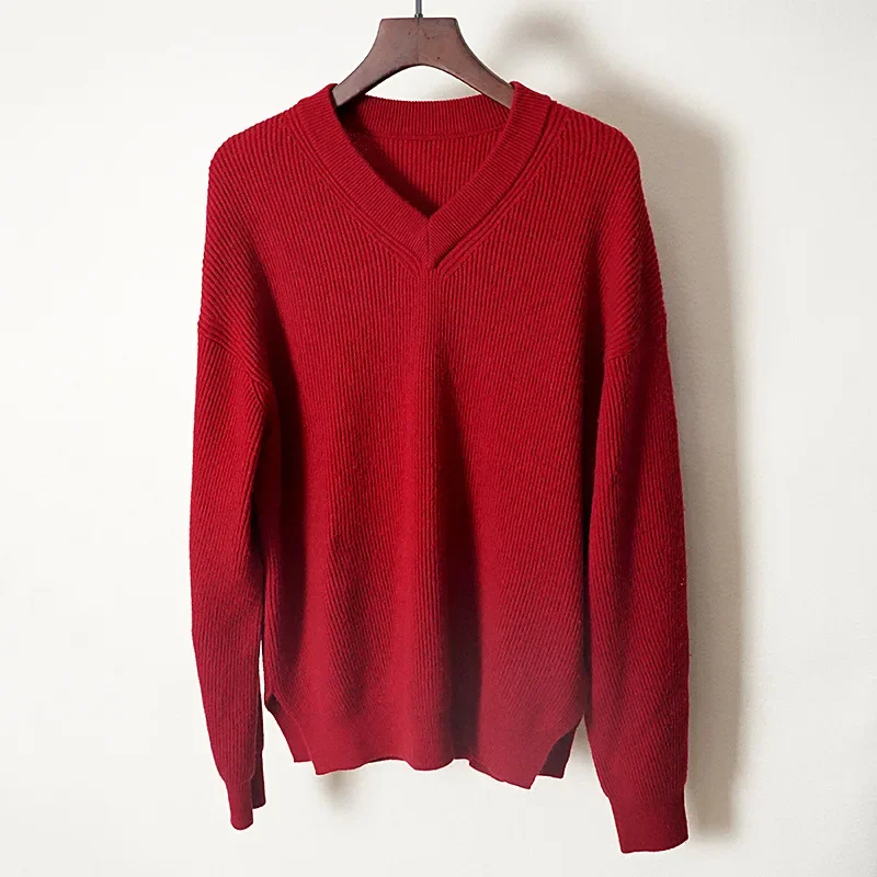 Пуловер вязаный с V-образным вырезом из овечьей шерсти