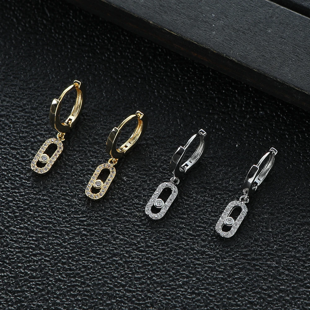 Женское обручальное кольцо с геометрическим узором и кубическим цирконием