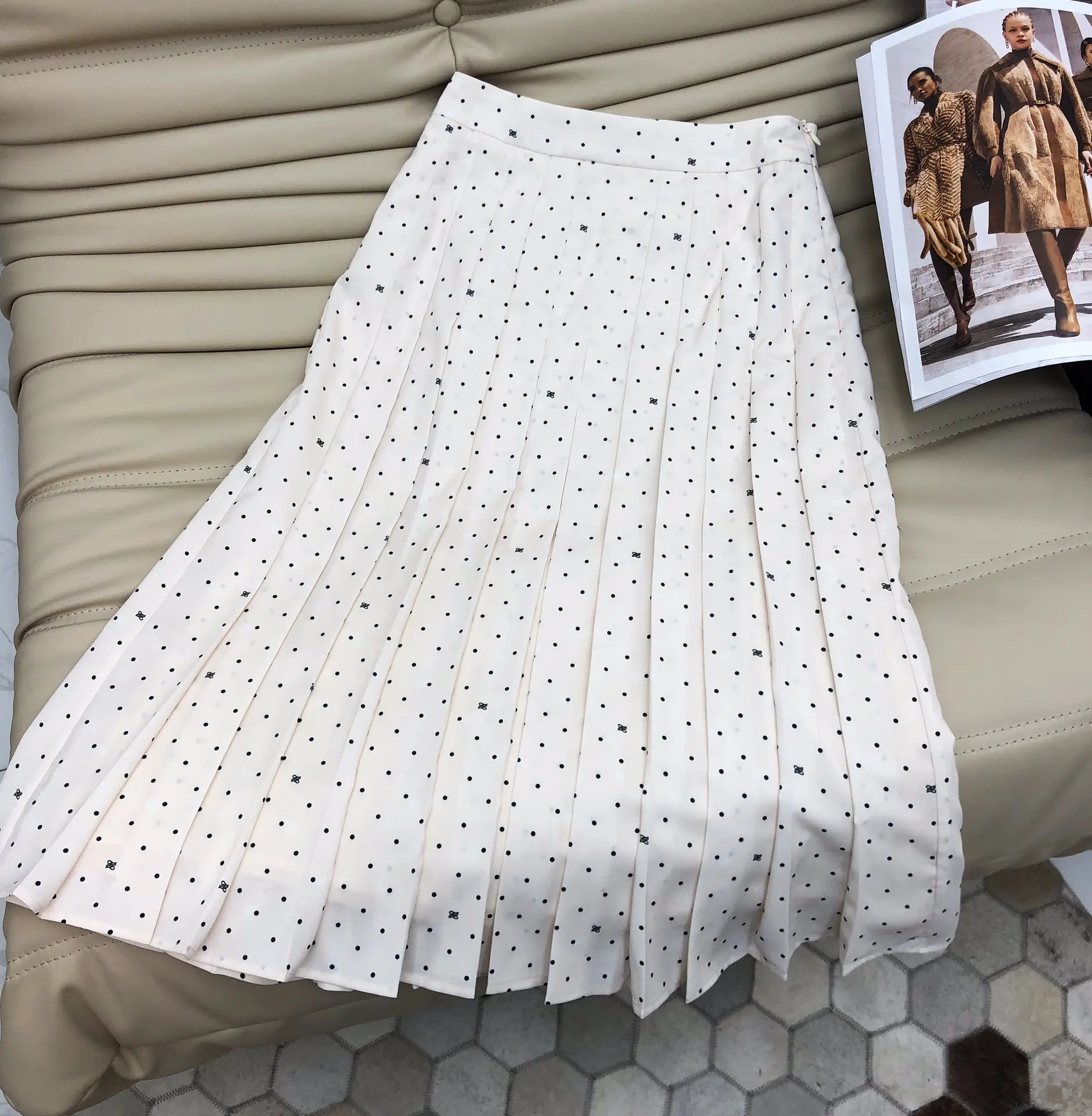 

Женская плиссированная юбка в горошек, весна-лето 2022