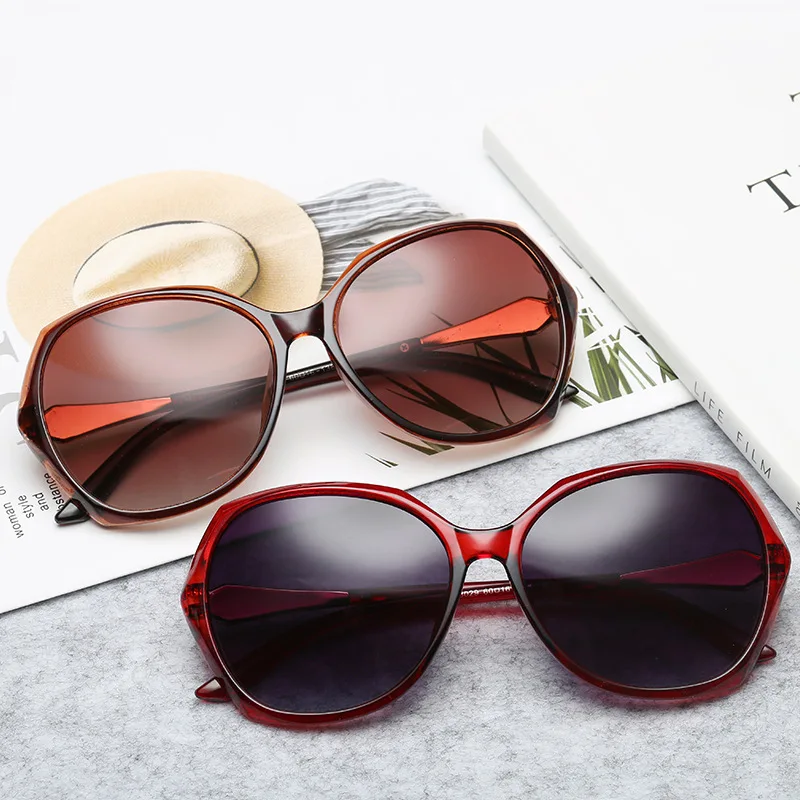

Fashion Retro Round Frame Travel Sunglasses Polarized Brand Design Anti-ultraviolet UV400 Casual Driver Sunglass for Adult,Women