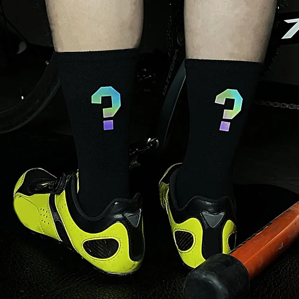 

1 Pair Sport Socks Quick Dry Sweat Absorption Soft Dazzling Design Cycling Socks for Outdoor