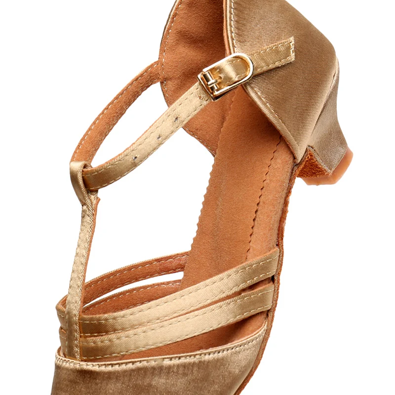 New Girl Ballroom Dance Shoes Ladies Modern Tango Dancing Performance Shoes Women Professional Dancing Shoes Salsa Sandals