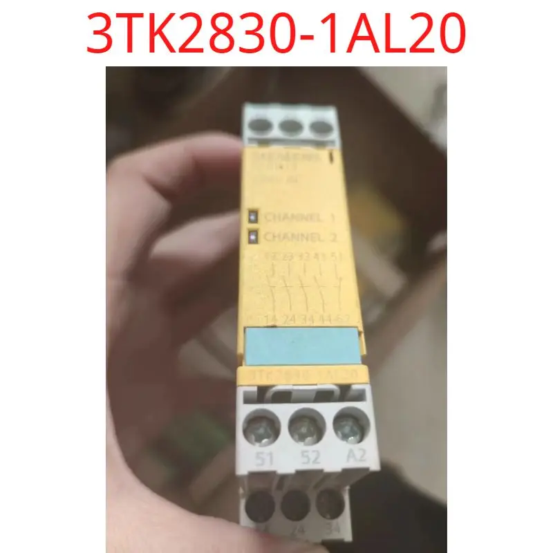 

Реле безопасности Siemens test ok real 3TK2830-1AL20 SIRIUS, б/у реле с контурами включения (EC) 230 В переменного тока, винтовой терминал 22,5 мм