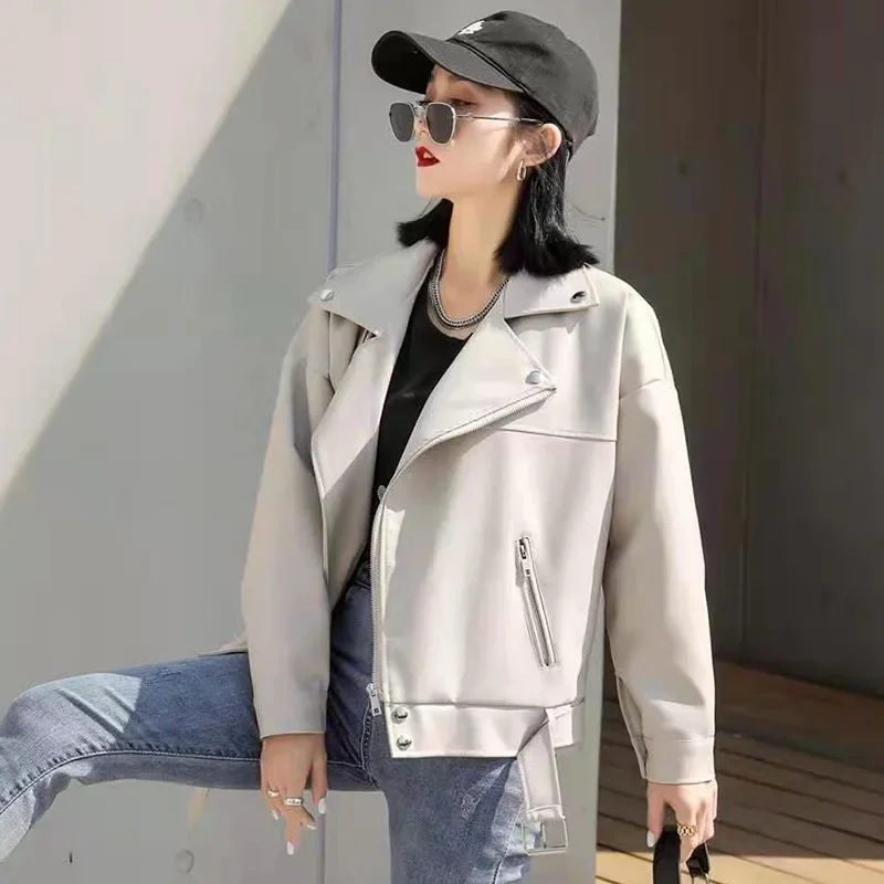 Новинка 2023 женская кожаная куртка укороченная мотоциклетная модная