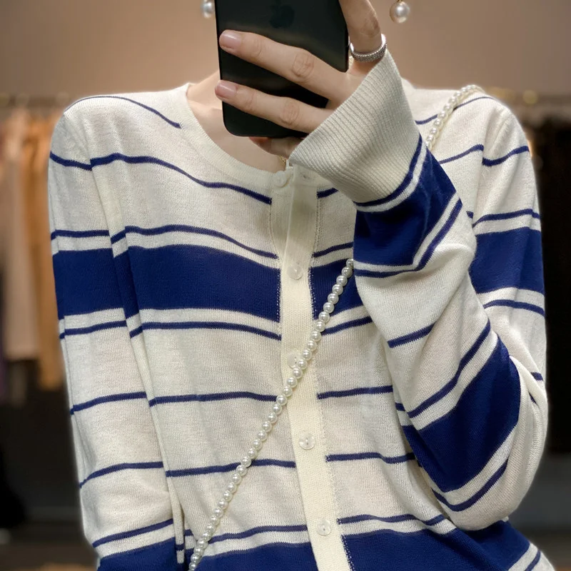 

New Chic Autumn Winter Women‘s O-neck Striped Cashmere Cardigan Sweater Cashmere Cardigan Female Tops