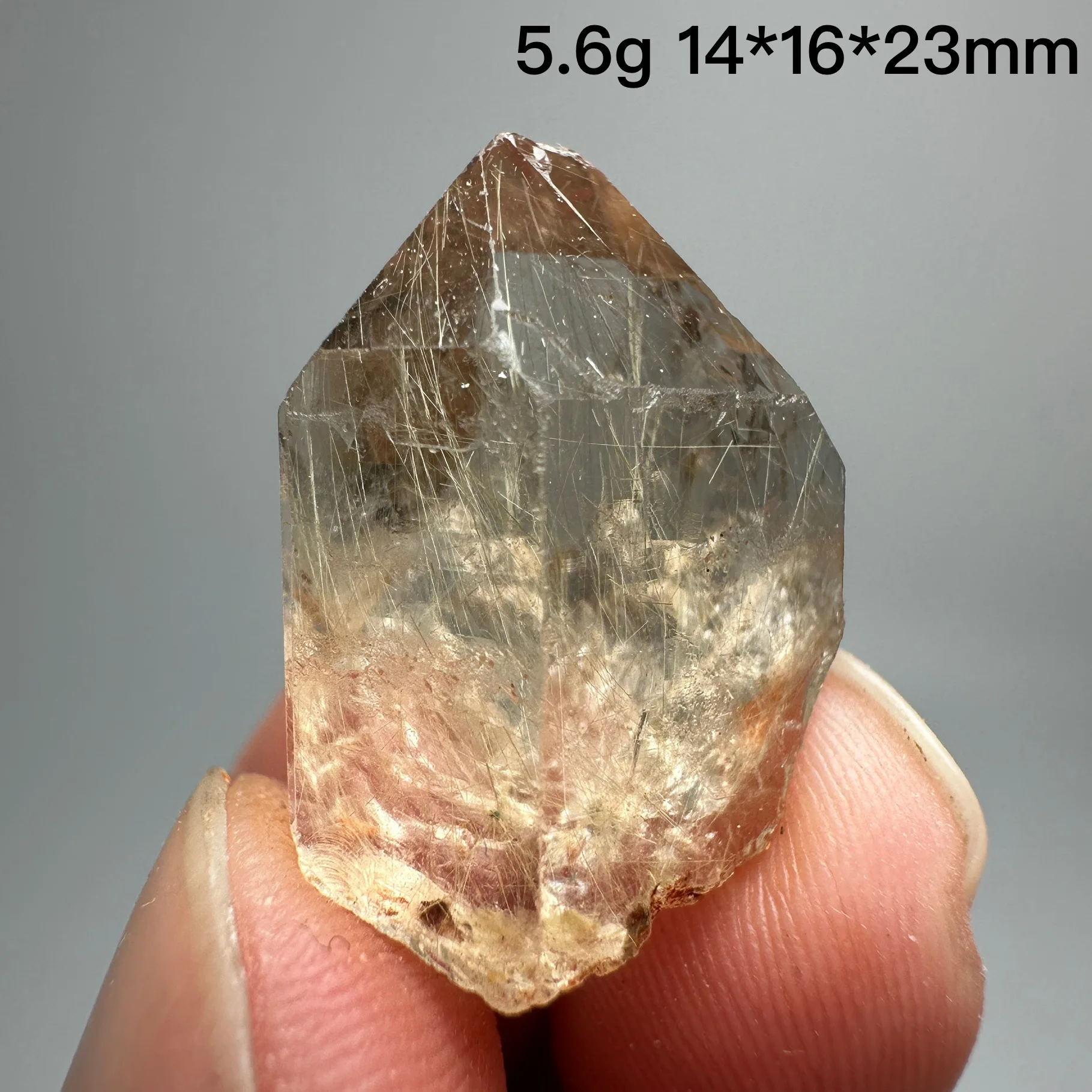 

Бразильское золото рутилированный кварц симбиоз с зеркальным гематитом