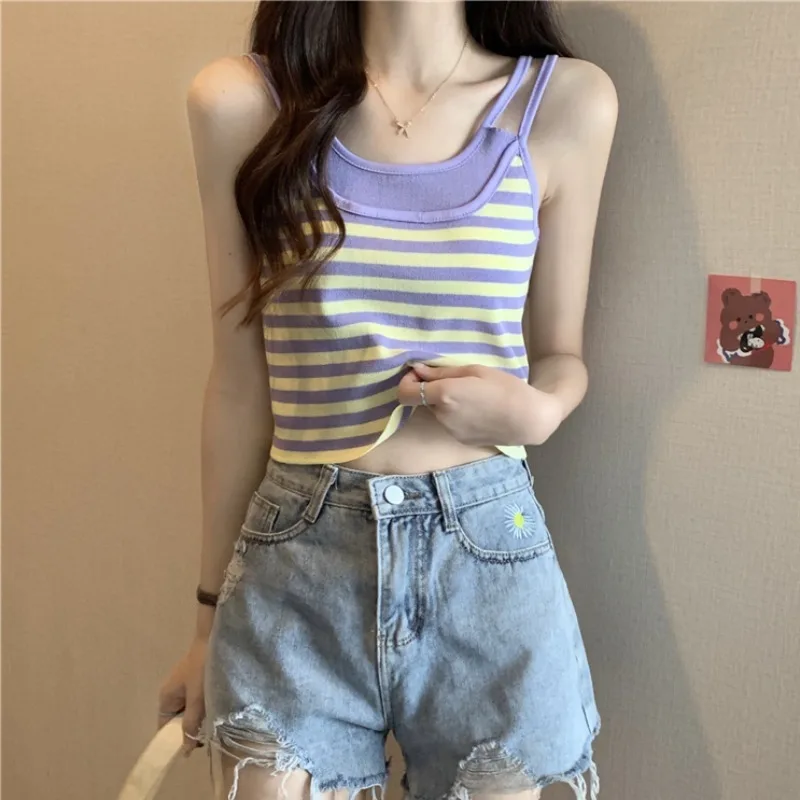 

Майка женская трикотажная в полоску, облегающая приталенная универсальная рубашка, трикотажный топ без рукавов, в винтажном стиле, весна-лето