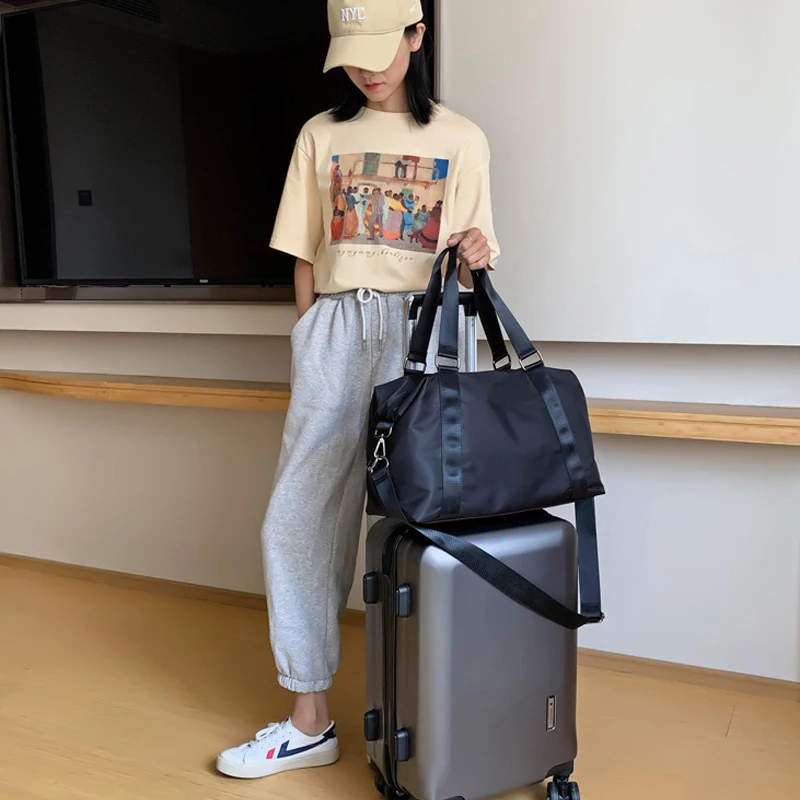 New Fitness Bag Portable Yoga Bag Ladies Handbag Wet And Dry Separation Waterproof Large Capacity Travel Bag Shoulder Bag