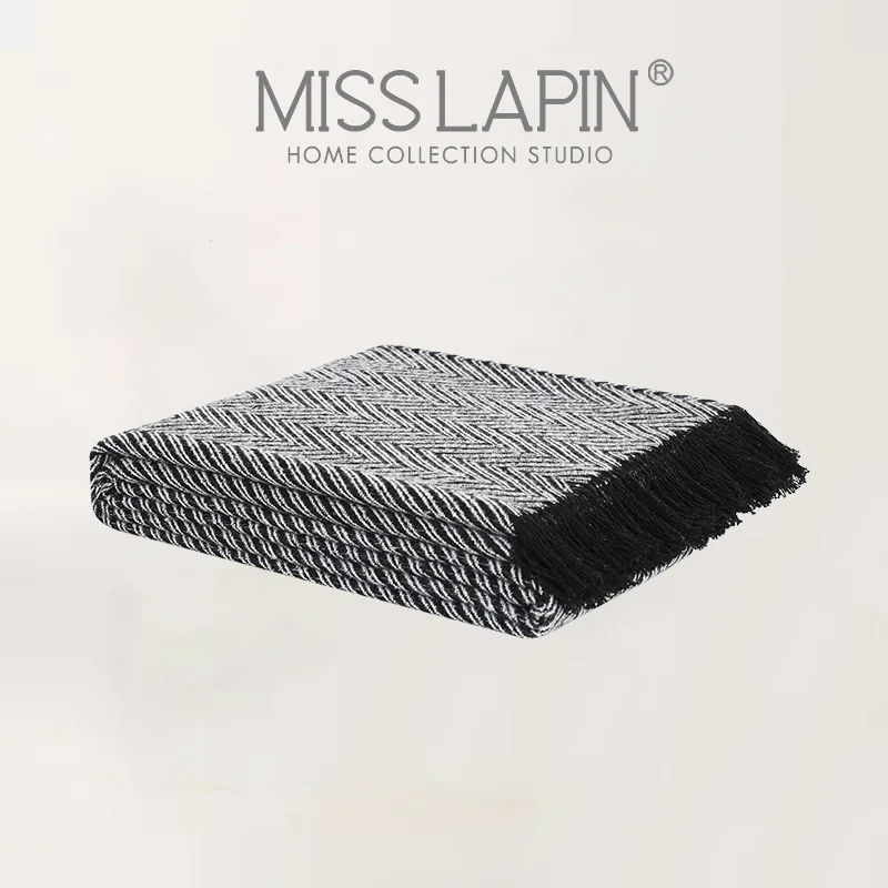 Современная отделка интерьера кроватная дорожка зигзагообразный узор