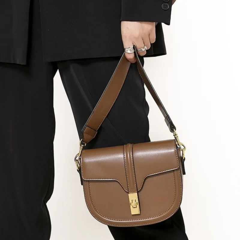 

Luxury Twist Lock Designer Saddle Small Shoulder Crossbody Bags For Women Summer 2022 Trends Fashion Brand Flap Ladies Handbags