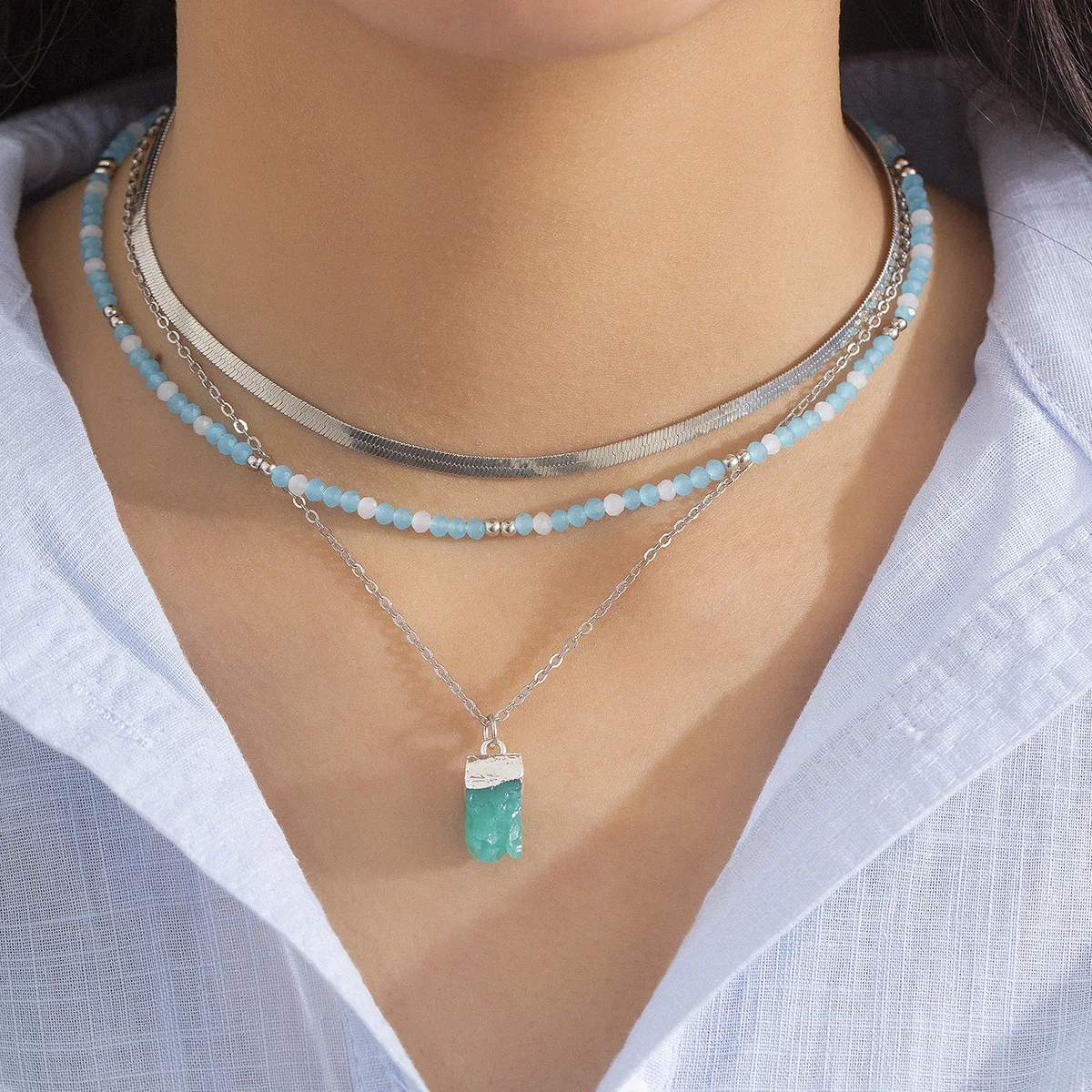 

Genuine Green Natural Stone Beaded Multi Layer Charm Bohemia Pendant Necklace for Women Choker Clavicle Necklace