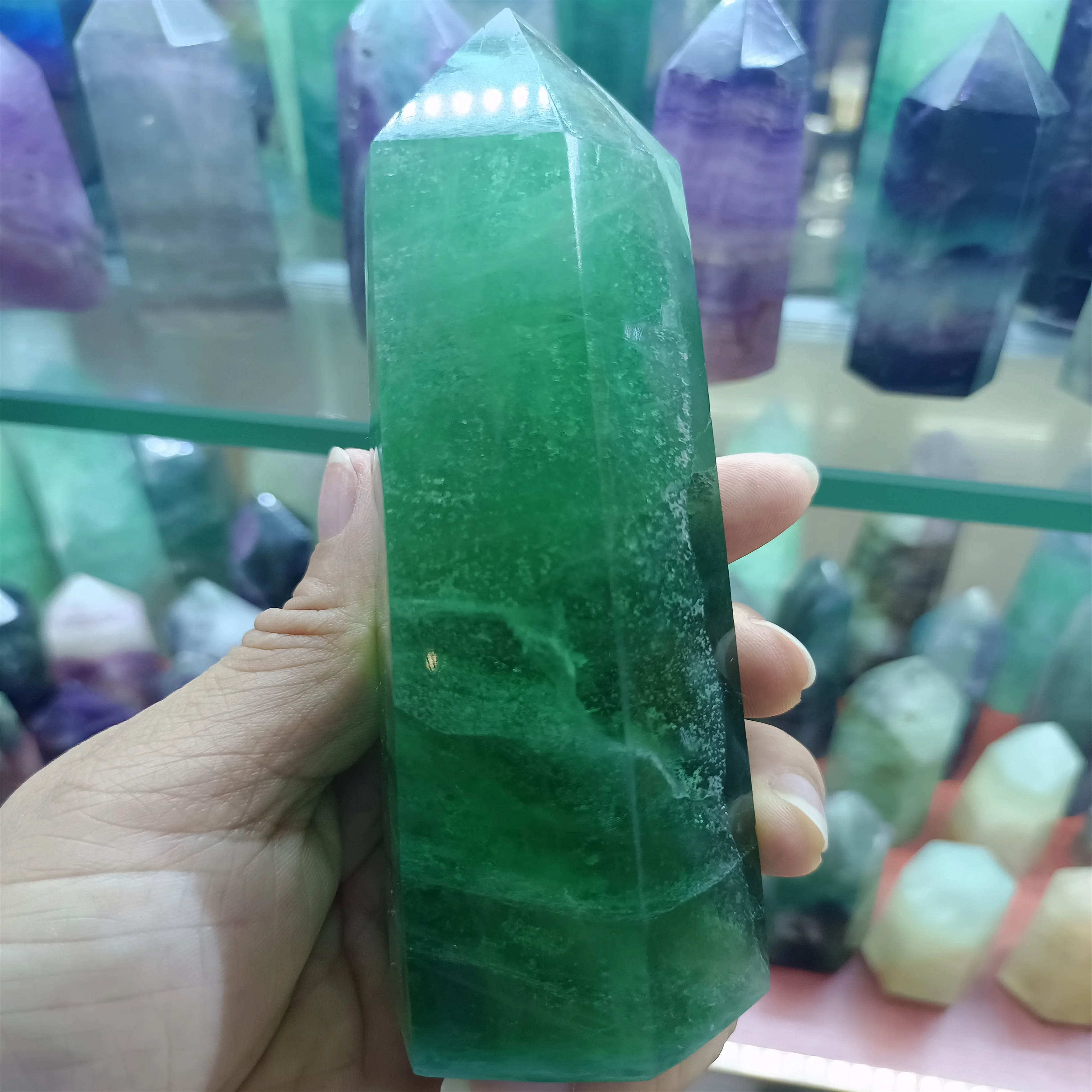 

Natural Green Firefly Stone Column Crystal Energy Home Office Decoration Craft Gifts