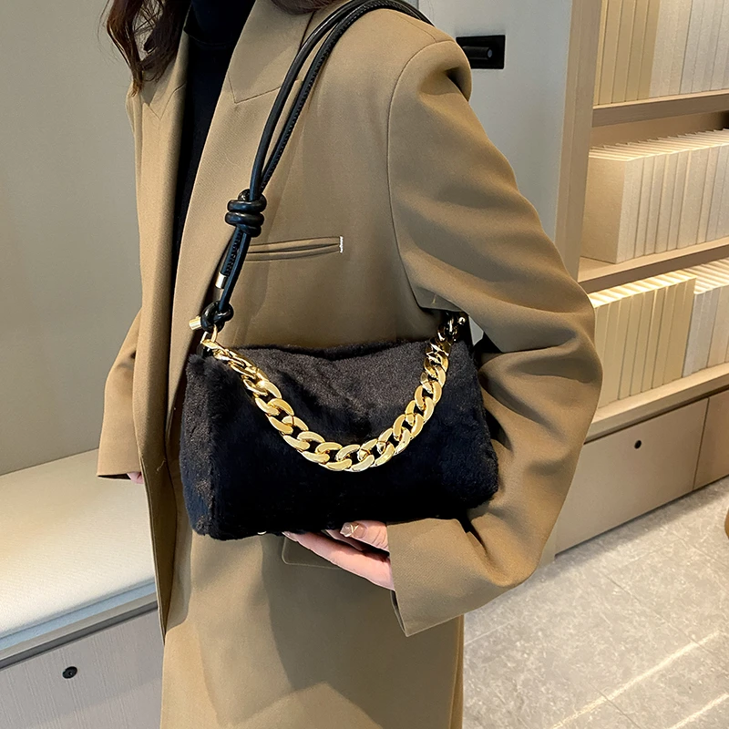 

Winter Plush Shoulder Bags for Women Fashion Cylinder Crossbody Bag Cute Purses and Handbags Designer Satchel Chain Armpit Bag