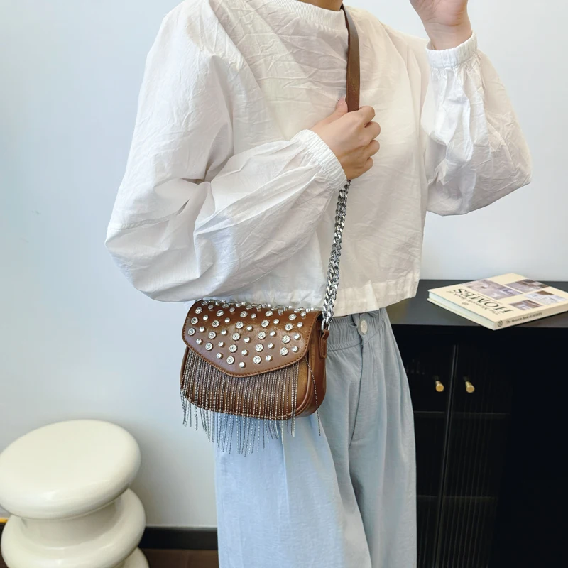 Модная красная женская сумка через плечо Setchaya с подушкой безопасности и цепочкой