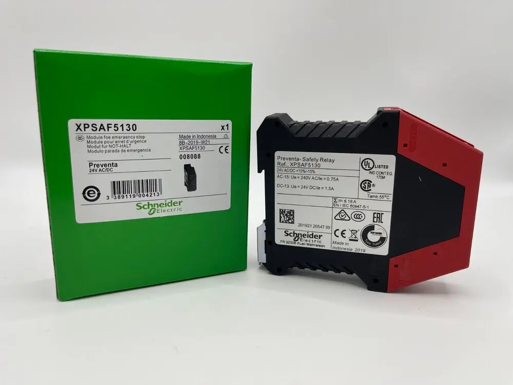 

1pcs Brand new Schneider safety relays XPSAF5130 Free freight
