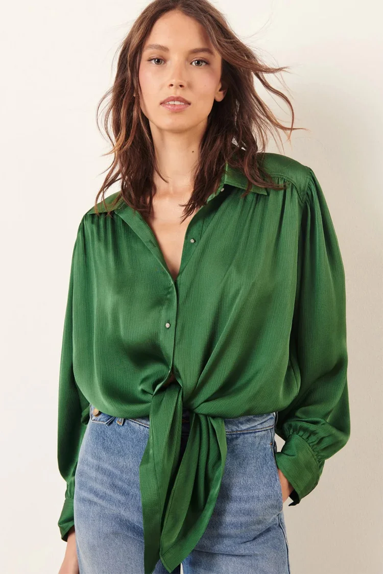 

2023 Summer New Green Tie Diamond Button Silky Shirt