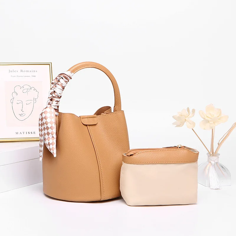 

Сумка-мешок из натуральной кожи, на одно плечо, вместительная