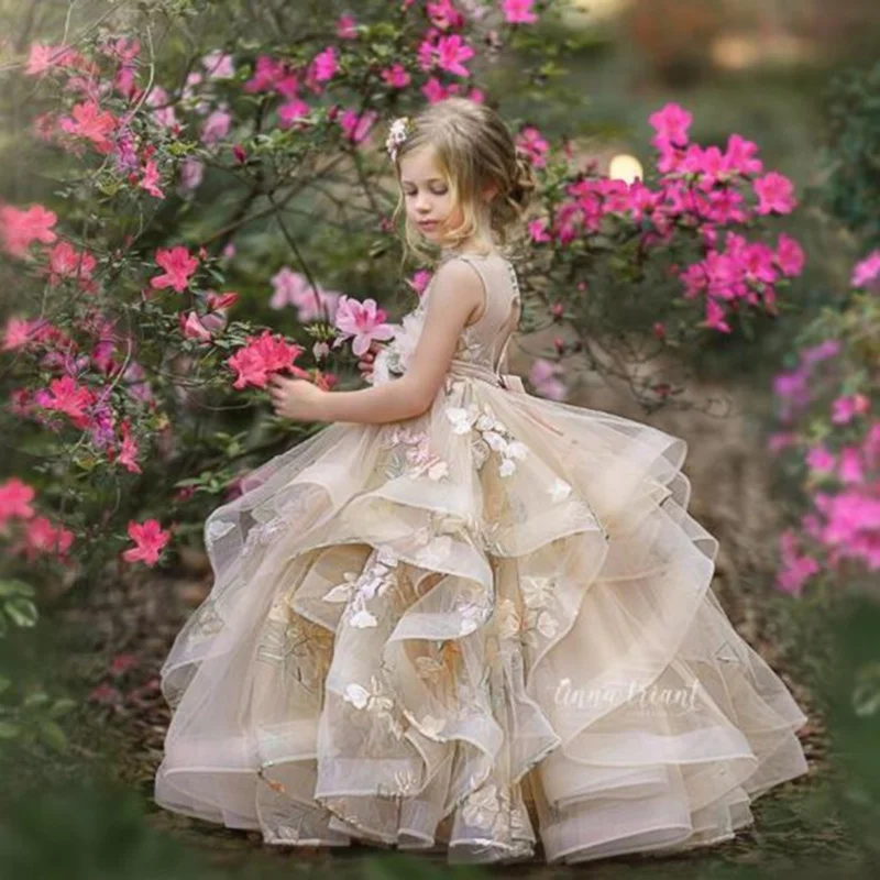 

Flower Girl Dresses For Wedding Fashionable Pageant Gown Sleeveless lace Appliques Holy Communion Dresses for girl