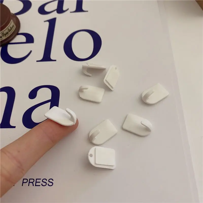 

Мини крючки из полипропилена 10 шт.