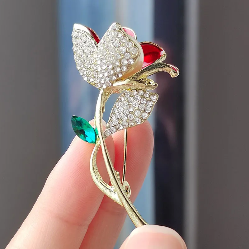 

Fashion Enamel Rhinestone Flower Brooches for Women Luxury Design Metal Brooch Casual Party Office Pins Jewelry Gifts