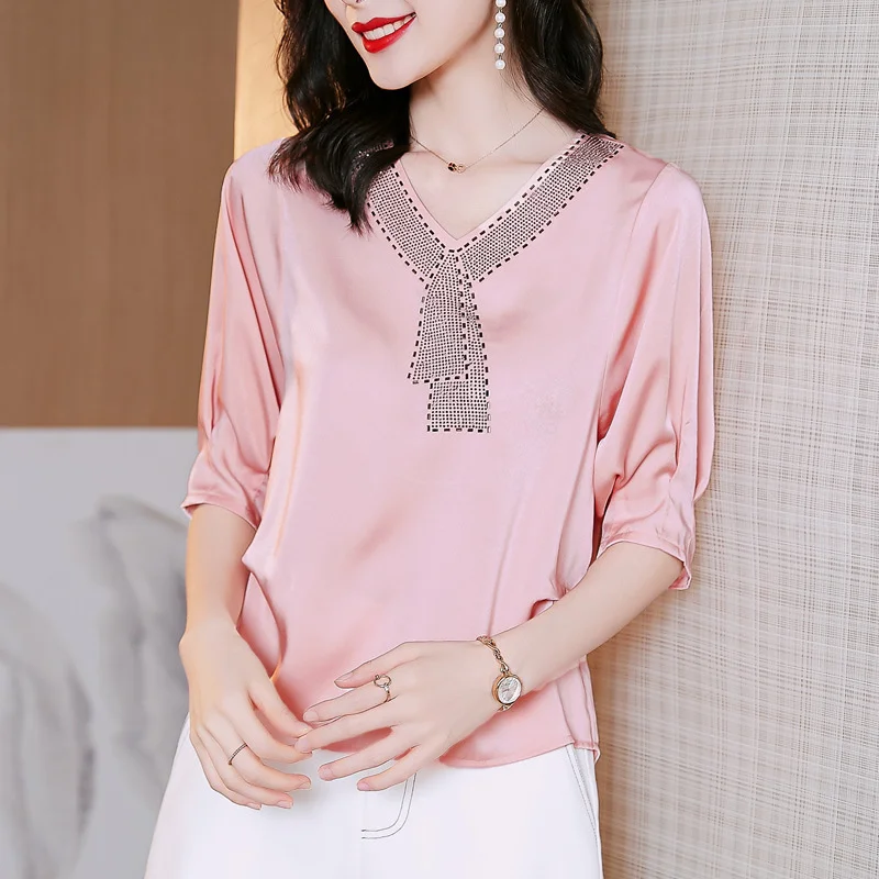 

#1608 Pink Blue White T Shirt Women Half Sleeve Satin T Shirt Female V-neck Diamonds Sexy Short T Shirt Femme Elegant Summer