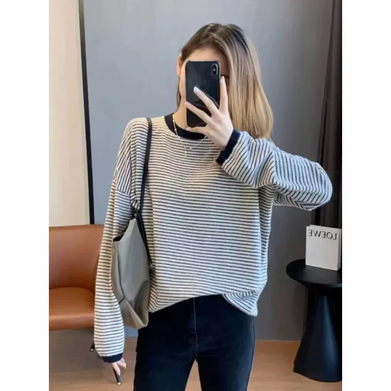 Осенний топ женский свободный крой модный пуловер с круглым вырезом полосатый