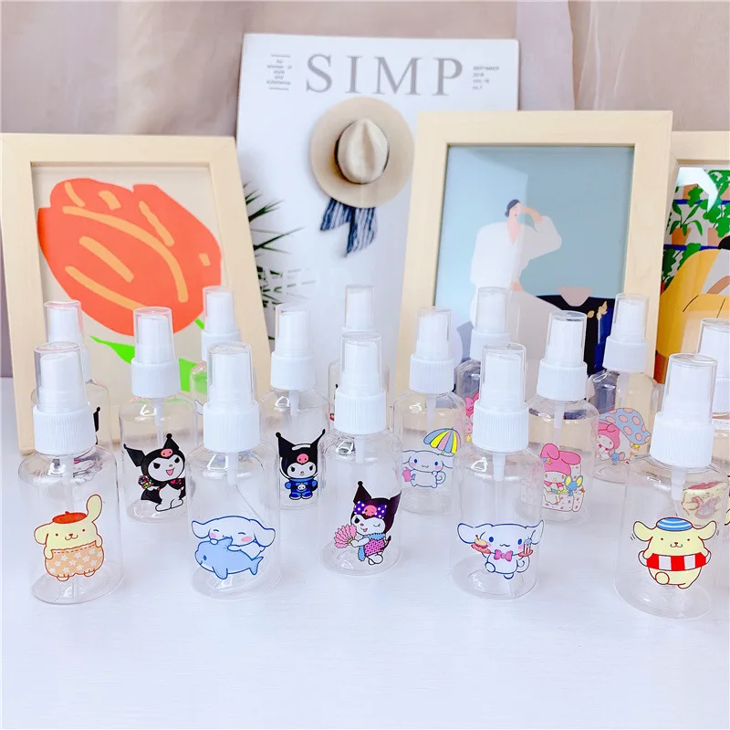 

50 мл Мини Kawaii Melody Cinnamoroll Kuromi Kittys аниме портативный парфюм алкоголь дезинфицирующее средство для мытья воды пустая бутылка с распылителем по...