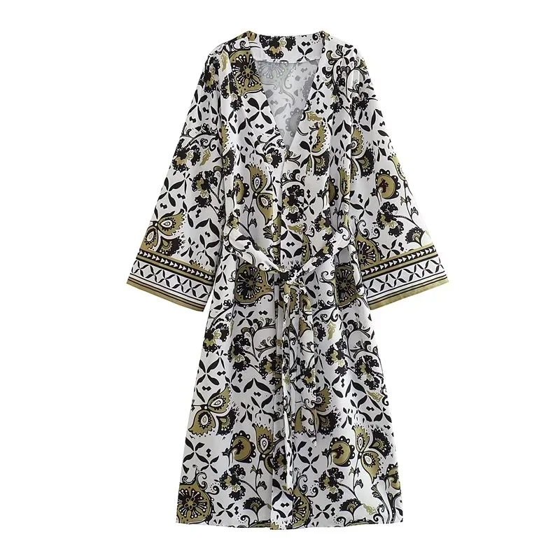 

Пиджак-кимоно с V-образным вырезом и бантом на талии