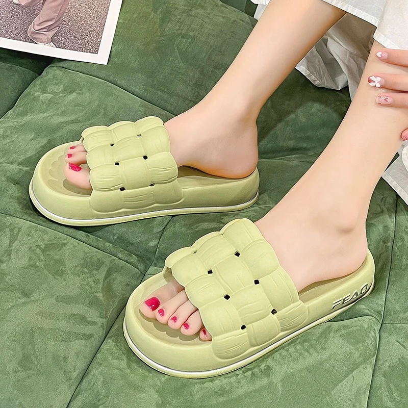 

Summer Women Solid Plaid Slippers Thick Platform Soft Non-slip Sole Casual Beach Outside Home Slipper Ladies Shoes Men's Sandals