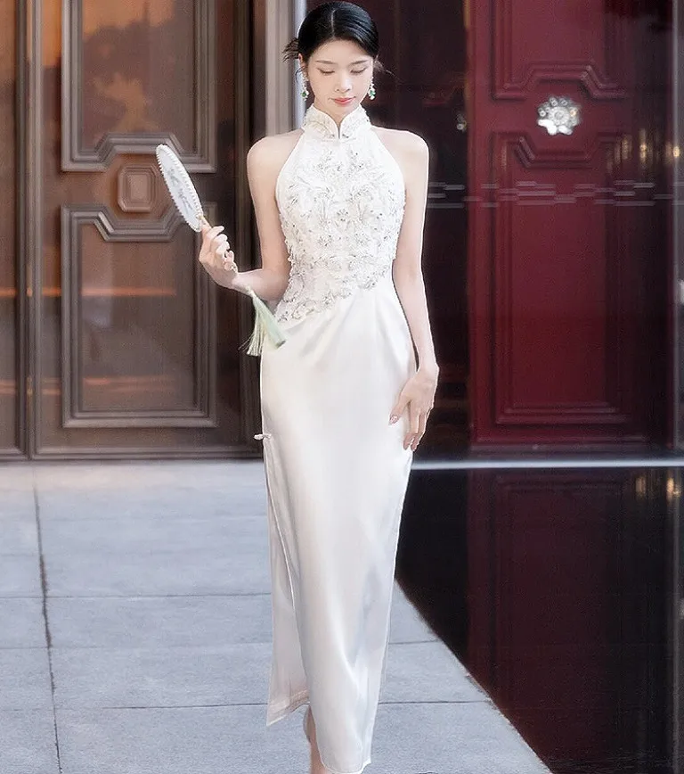 Фото Белое свадебное платье для банкета Cheongsam, азиатское платье для тостов невесты, элитное летнее утягивающее платье в стиле ретро для большого моря, китайское TP089 №1