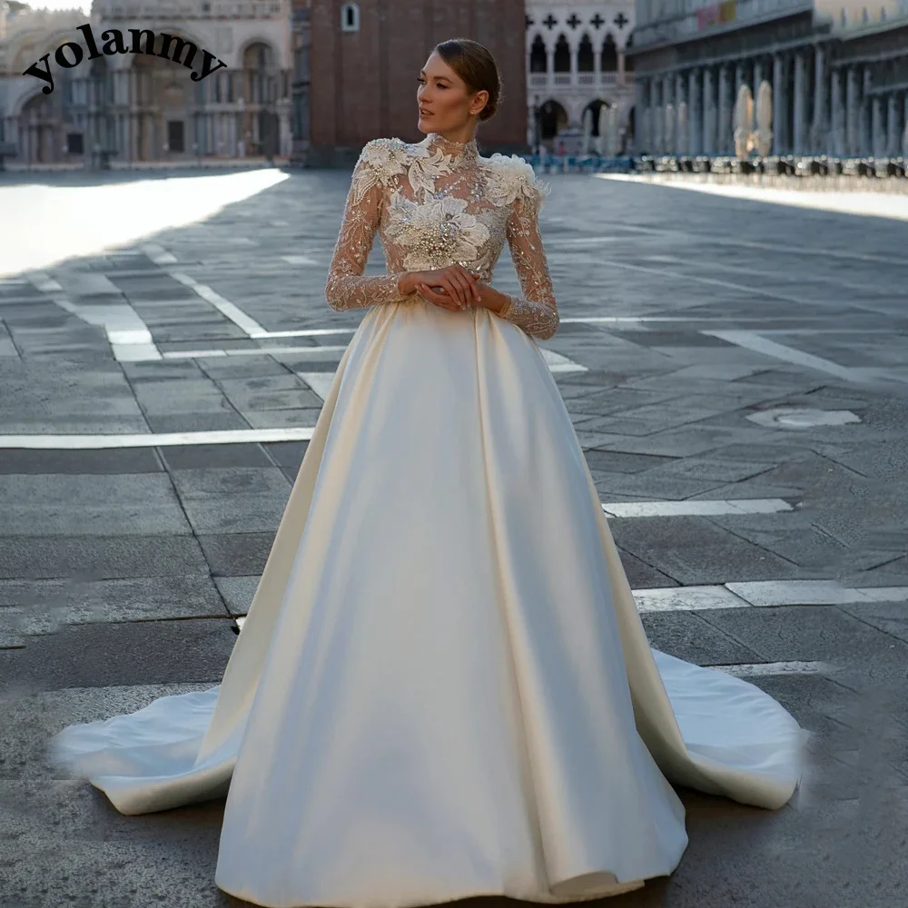 

YOLANMY jn474 Wedding Dress With Sleeveless Jewel Neck Illusion Appliques Button Court Train Feather Quinceanera Drop Shipping