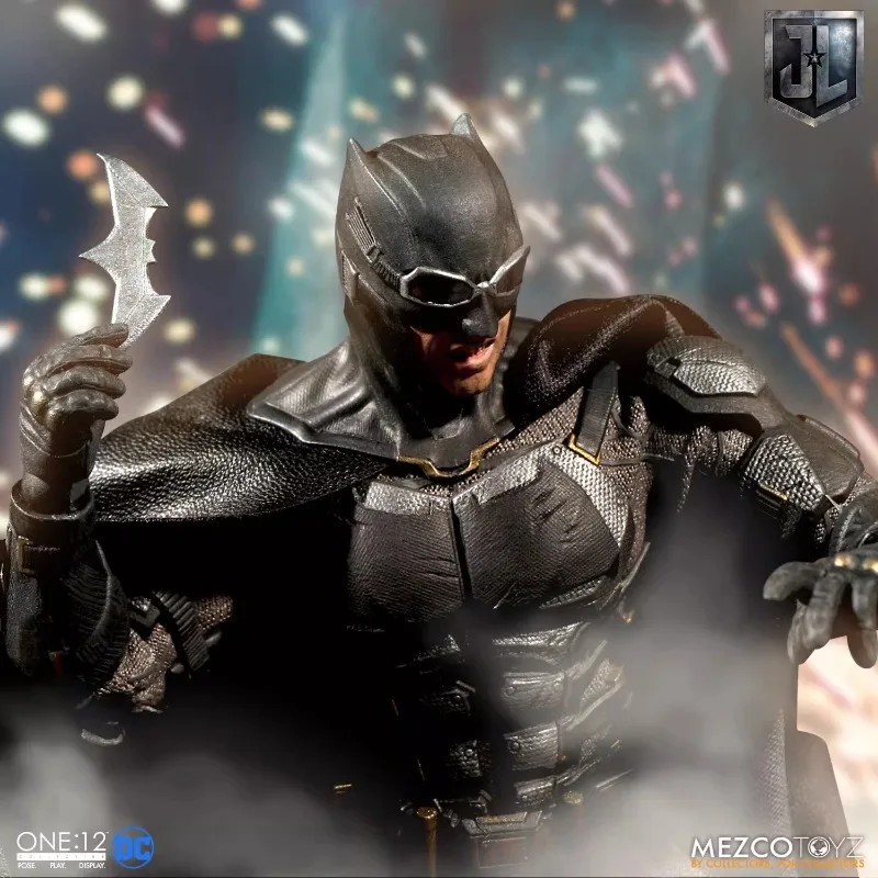 Фото В наличии оригинальный Mezco ONE:12, Лига Справедливости, Бэтмен, Тактический Костюм, модель персонажа фильма, коллекция искусства, игрушка в подарок №5