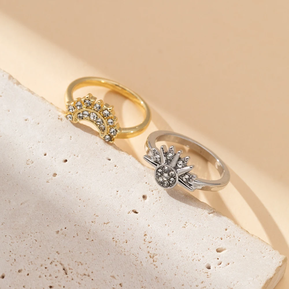 Женские кольца в виде Луны и солнца с цирконом