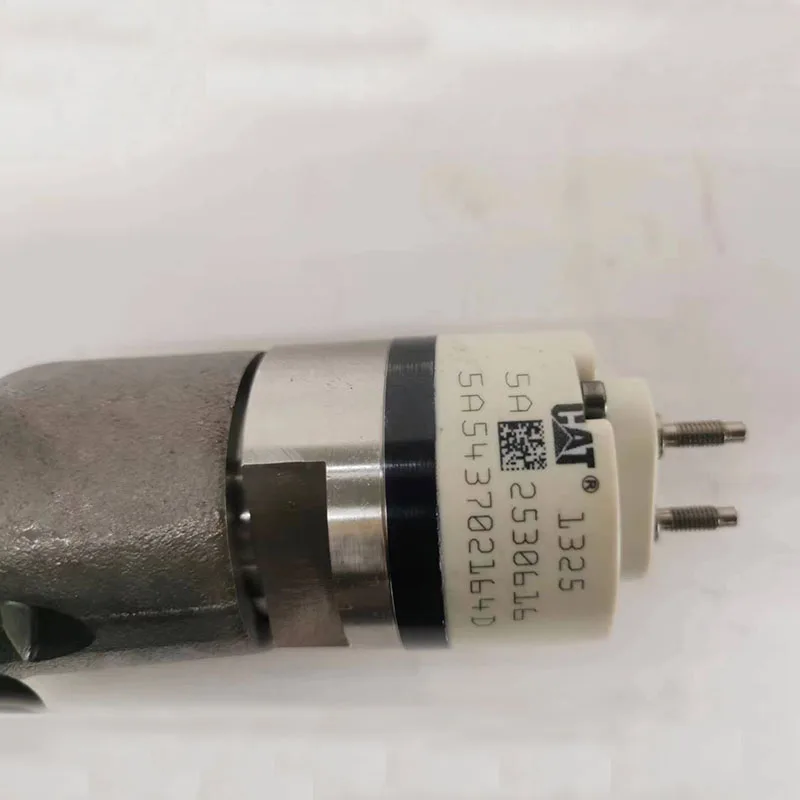 Высококачественная форсунка дизельного двигателя Common Rail 2530616 Форсунка топлива