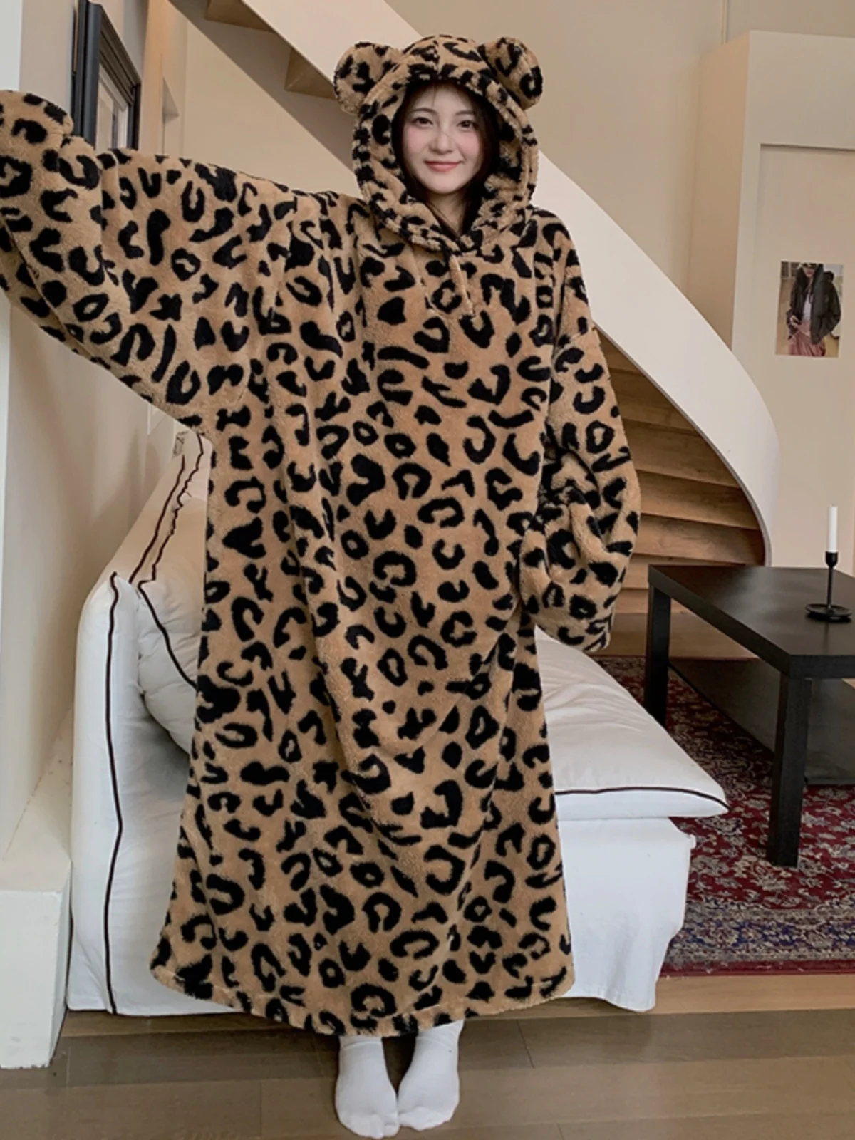 Leopard Print Large Nightgown Autumn and Winter Coral Fleece Men's Women's Same Sle Fleece-lined Thickened Cartoon Hood...