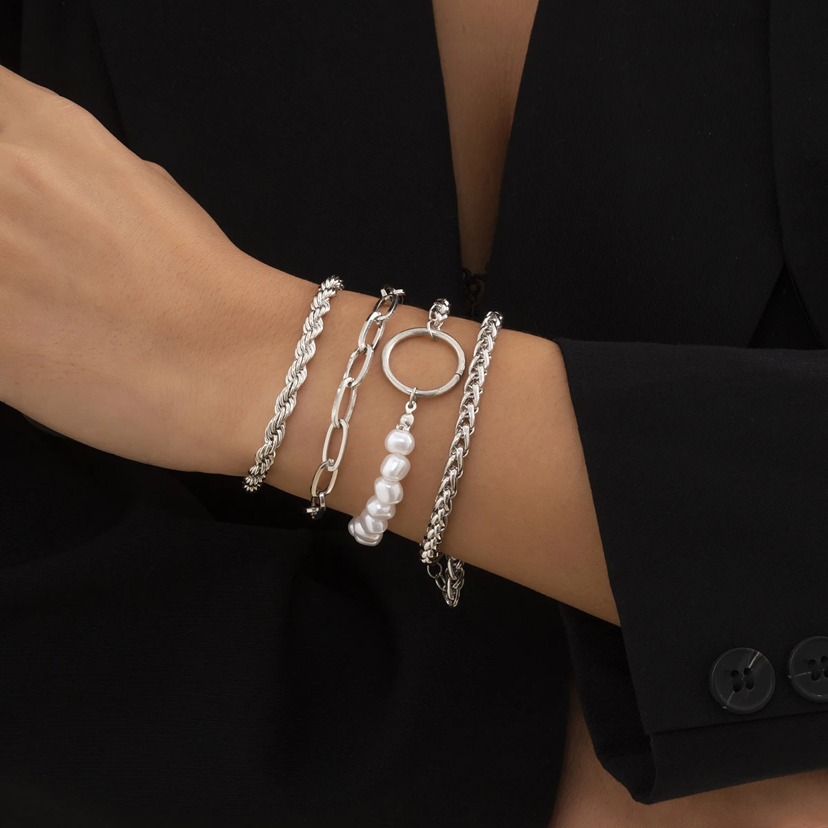 

3Pcs/Sets Punk Twisted Rope Link Chain Bracelets Big White Color Imitation Pearl Bracelet for Women Luxury Fashion Jewelry Gifts