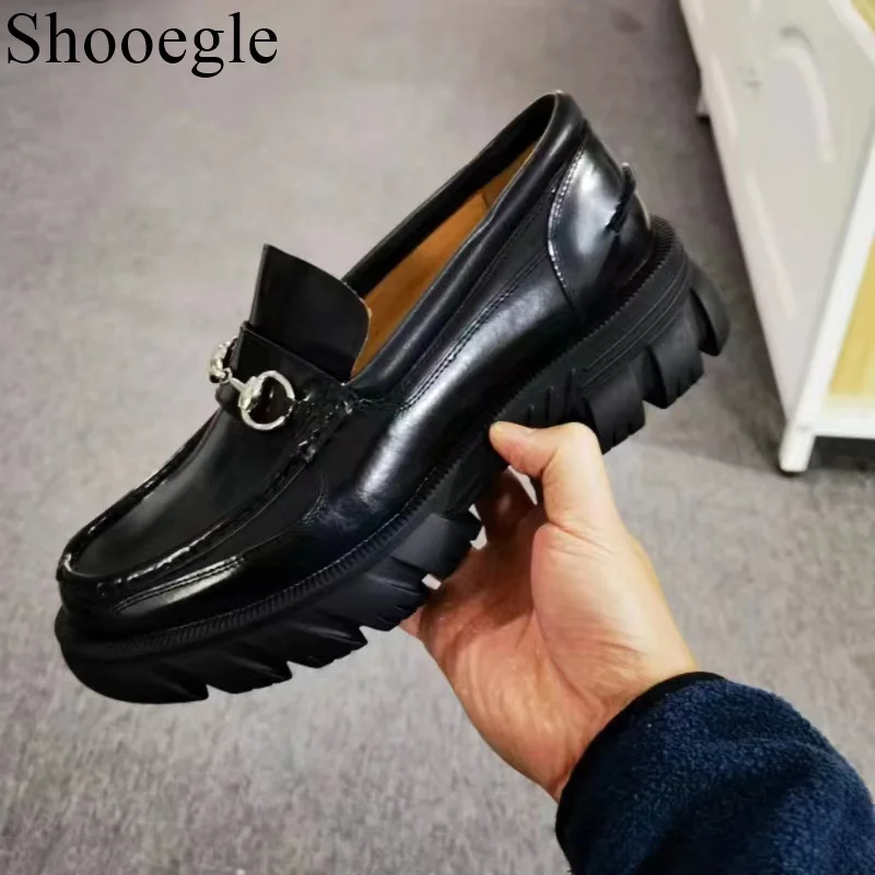 

Мужские туфли на толстой подошве, черные кожаные туфли в британском стиле, с закругленным носком, на плоской подошве, модные классические ту...