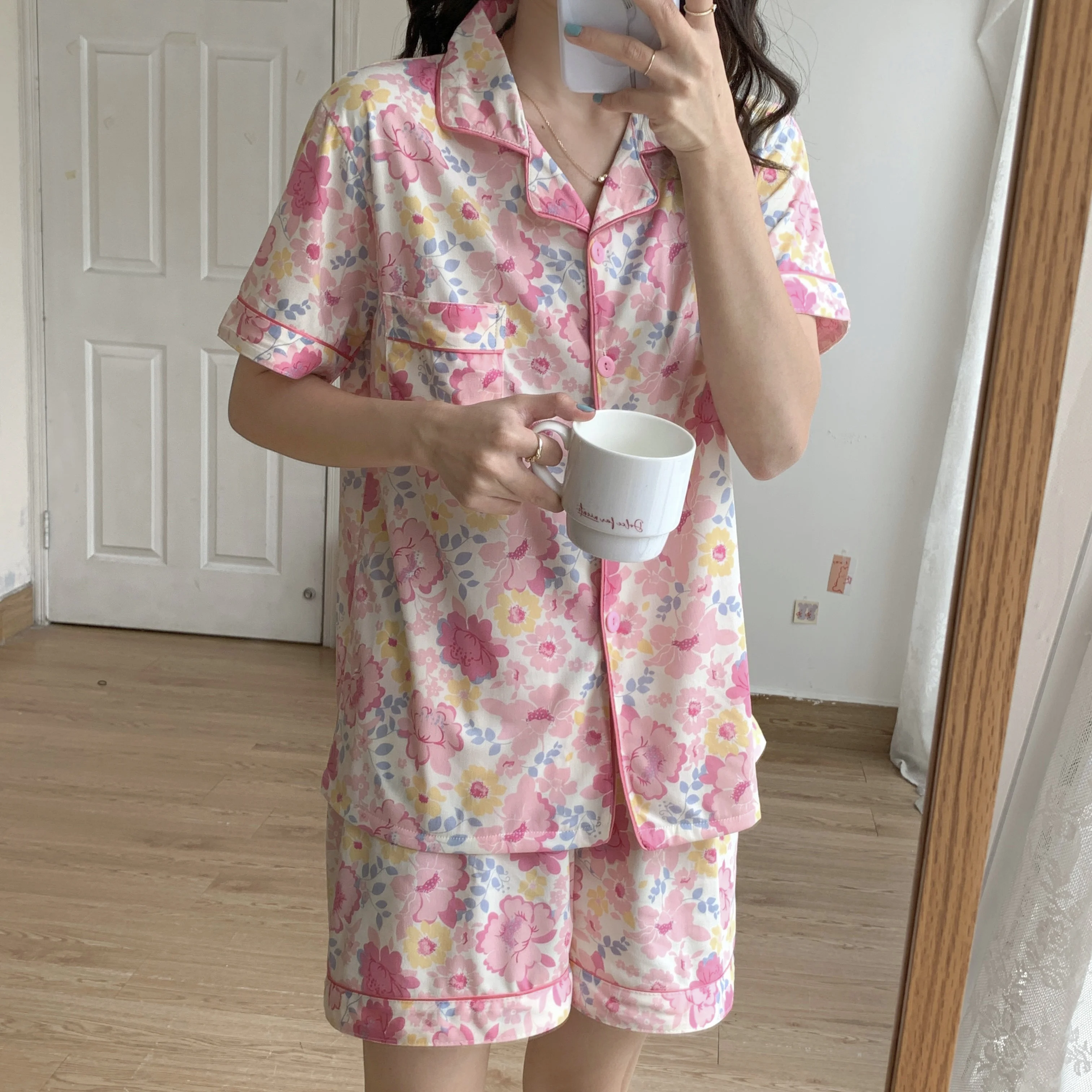 

Летний женский кардиган с коротким рукавом, пижамный комплект, тонкая Пижама с ярким цветочным принтом, шорты, пижама, костюм из двух предме...