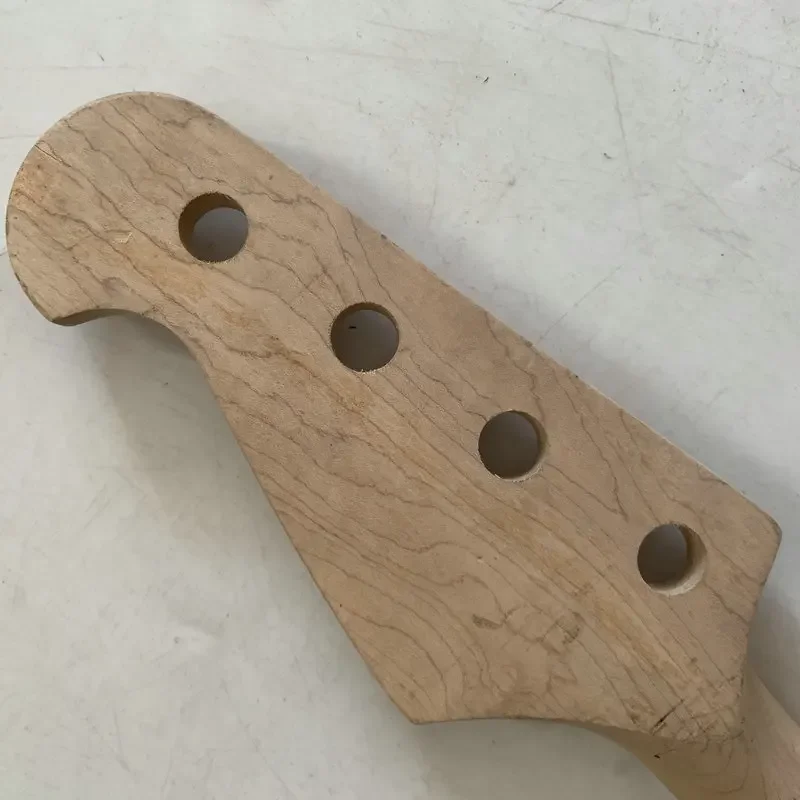 EN857 Незавершенный 4-струнный гриф электрогитары из клена с палисандрами 20 ладов