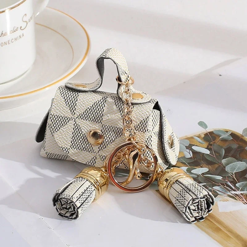 

Leather Small Bag Key Chain Tassel Coin Purse Mini Storage Bags Earphone Box Soft Leathers Pendant Accessories Keys Ring Gift