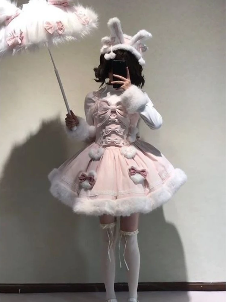 Фото Комплект платья-накидки с капюшоном и ушками кролика в стиле Sweet Lolita, розовый, для женщин и девочек, с кружевом, бантом, помпонами и меховой отделкой, для косплея, вечеринок и повседневной носки №2