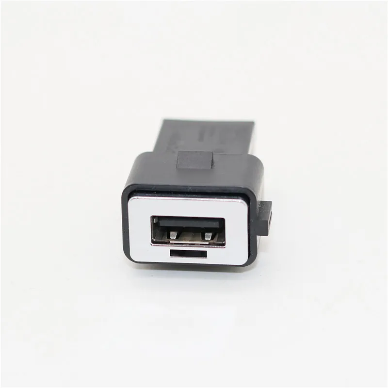 

30775252 Car USB interface Socket For Volvo S80 S60 XC60 S40 C30 V60 C70 S40 V50 2007-2012