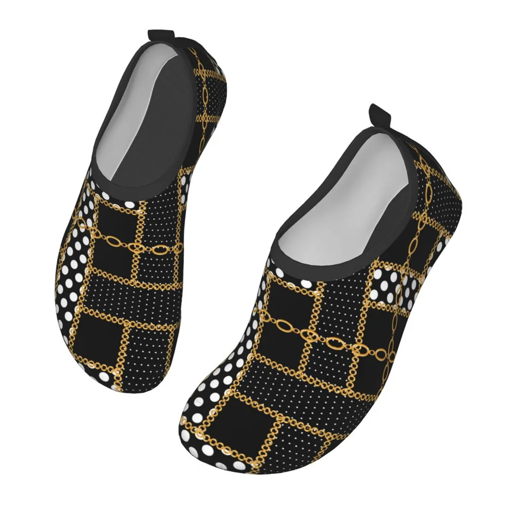 

Кроссовки женские на плоской подошве, с цепочкой и золотым цветочным принтом