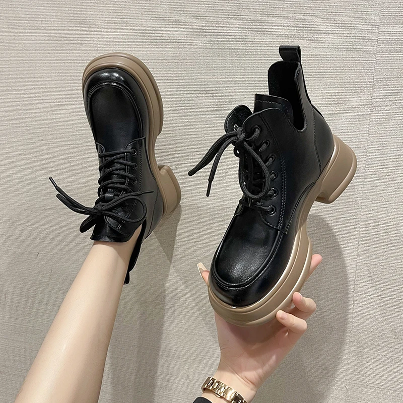 

Женские ботильоны в британском стиле ретро, черные ботинки для снежной погоды, маленькие женские ботинки, мотоциклетная обувь на платформе