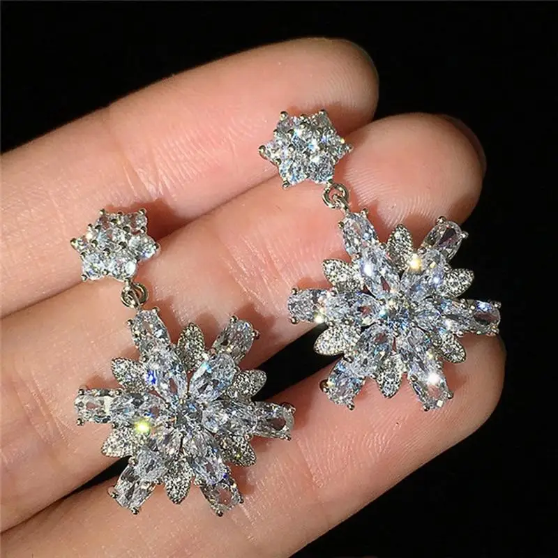 

Huitan Gorgeous Silver Color Big Flower Women Drop Earrings AAA Shiny Crystal Zircon Elegant Bridal Wedding Engagement Jewelry